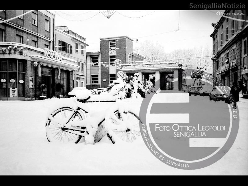 Neve in piazza Saffi a Senigallia - Leopoldi-2269