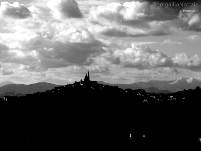 06/03/2012 - Panorama di Ostra Vetere