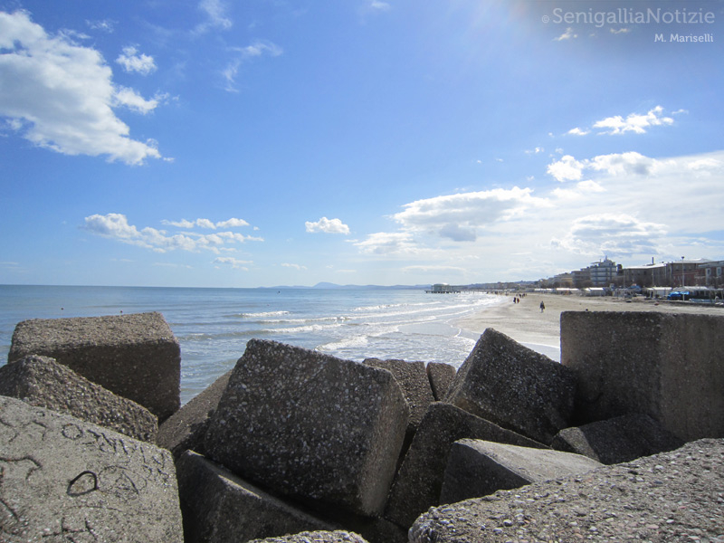 19/03/2013 - Gli scogli di Senigallia