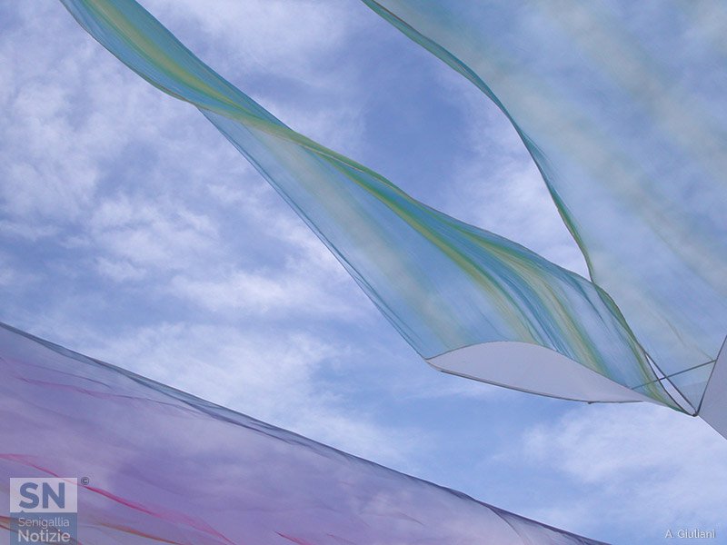20/03/2016 - Drappi nel cielo