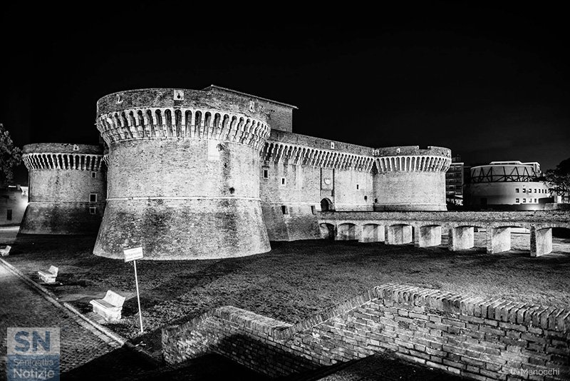 15/03/2017 - Rocca in B/N