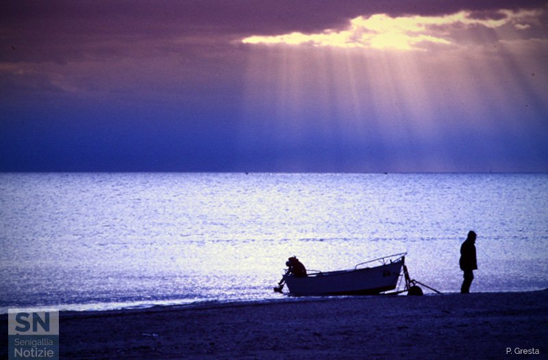 05/03/2018 - Paesaggio marino con toni di viola e blu