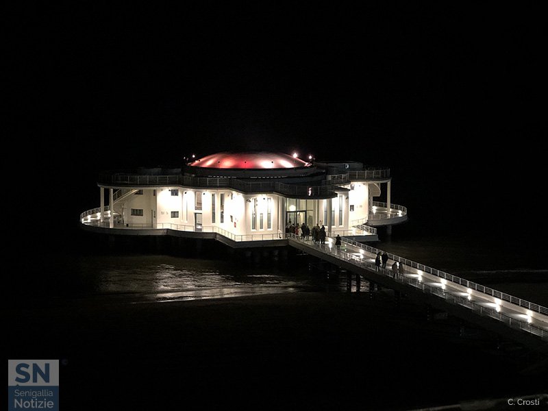 06/03/2018 - Luminosa di notte