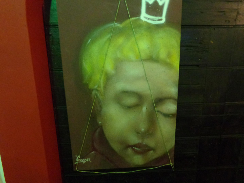 Volto femminile nei dipinti di Geos