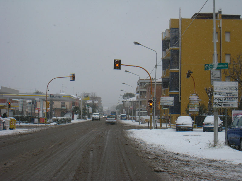 Un tratto della Strada Statale 16