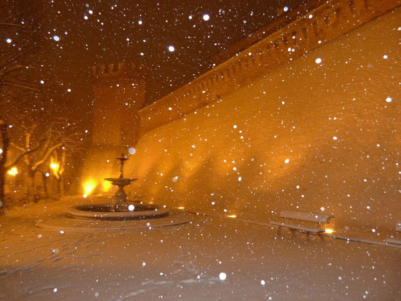 Le mura di Corinaldo la sera del 2 febbraio