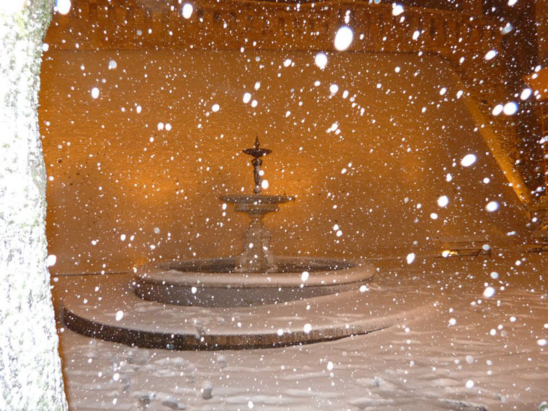 Fontana di Corinaldo durante la nevicata