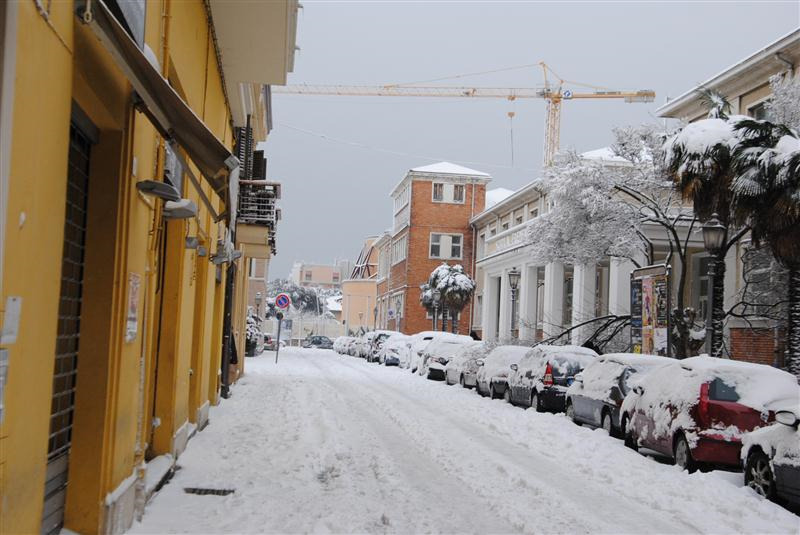Scuola Pascoli da via Chiostergi