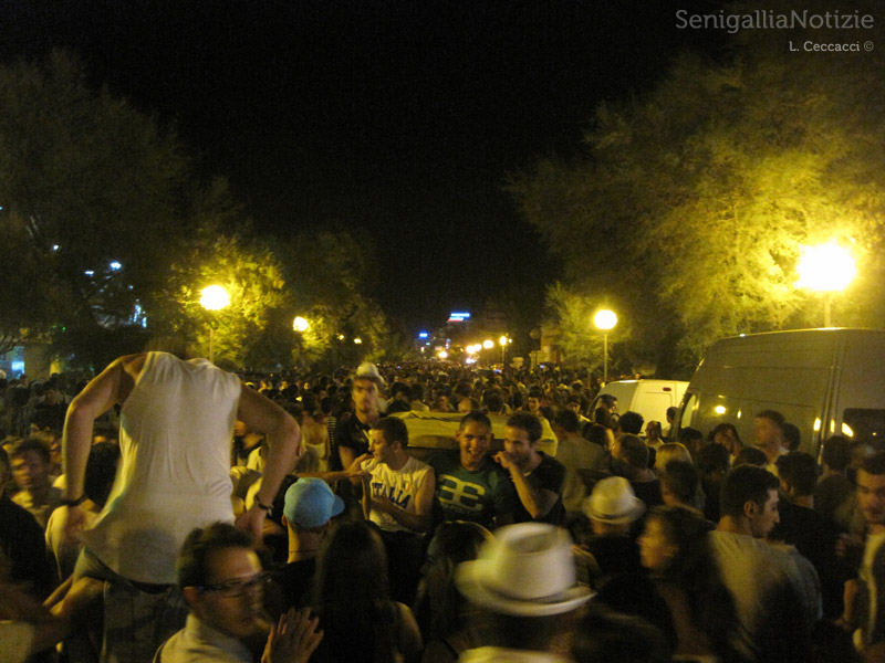 Notte della Rotonda: il lungomare trabocca di gente