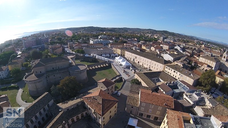 03/11/2016 - Senigallia dall'alto: la Rocca, piazza del Duca, la città