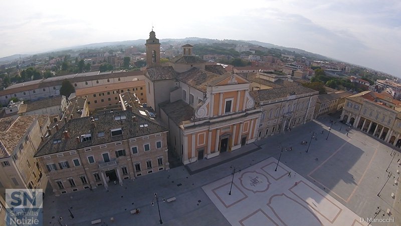 07/11/2016 - Senigallia dall'alto: piazza Garibaldi, la Cattedrale, il panorama