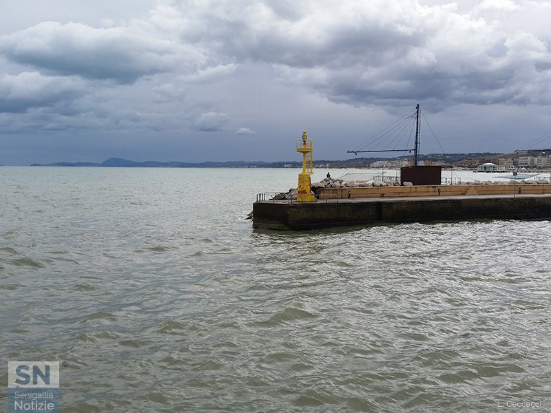 22/11/2016 - Acque agitate