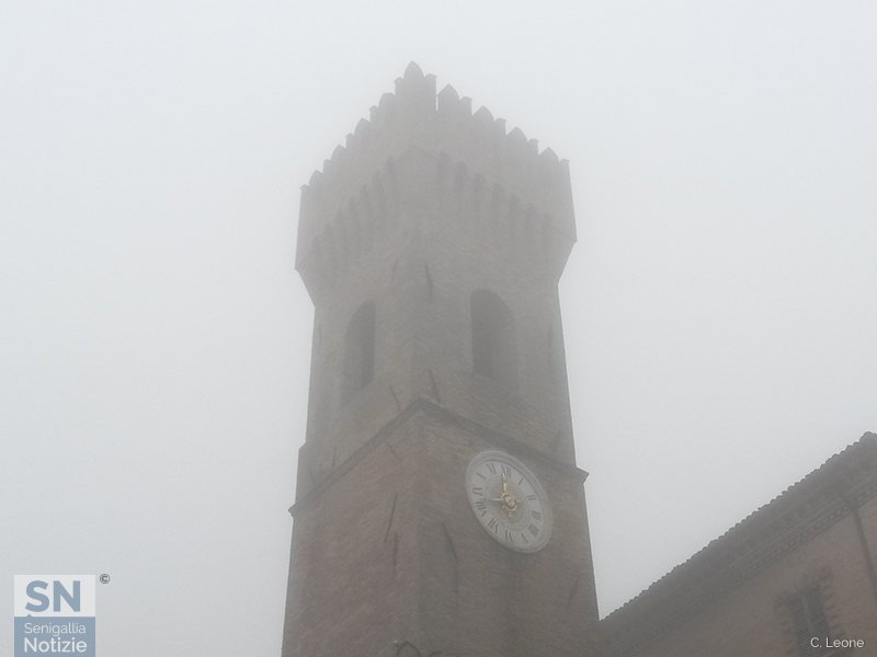 29/11/2017 - Nebbia a Ostra