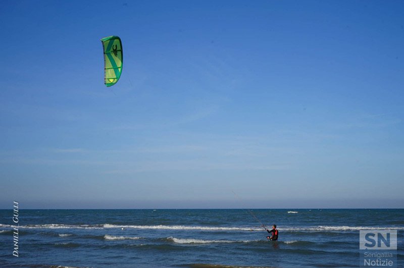 06/11/2019 - Kitesurfer