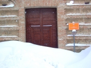 La neve davanti ai portoni di Arcevia