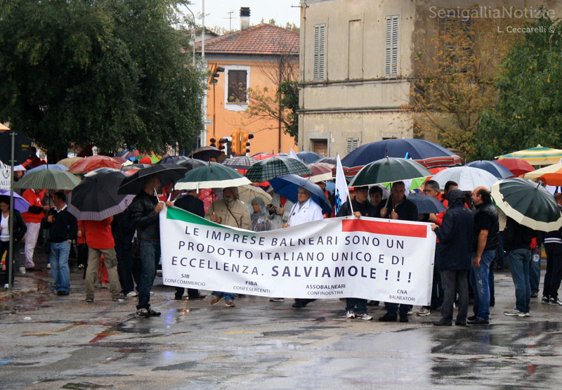 Onda Rossa: corteo anti-Bolkestein