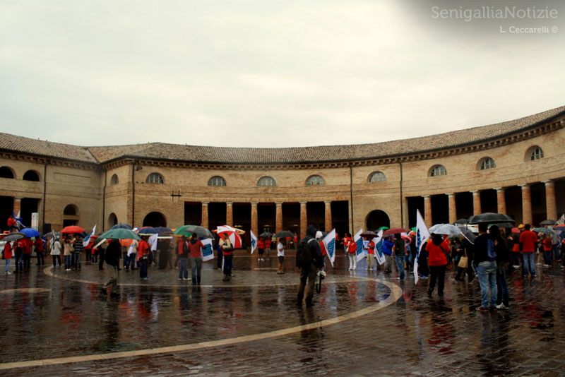 I bagnini al Foro Annonario di Senigallia