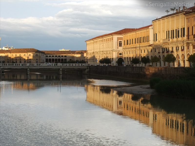 02/10/2013 - Dai Portici al Foro Annonario