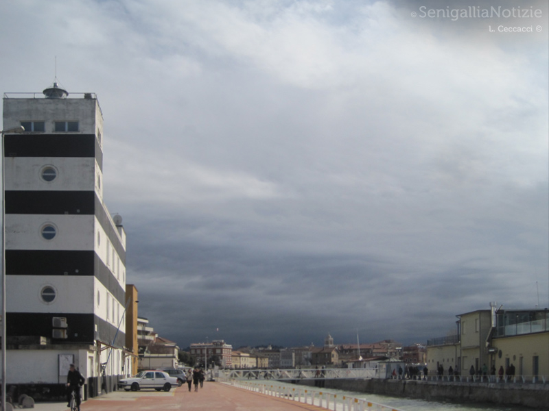 29/10/2013 - Cielo grigio a Senigallia