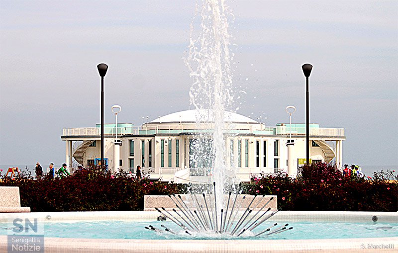 30/10/2015 - La fontana di fronte la Rotonda