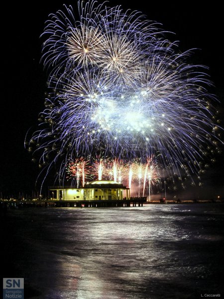 04/10/2016 - Fuochi sul mare e sulla Rotonda