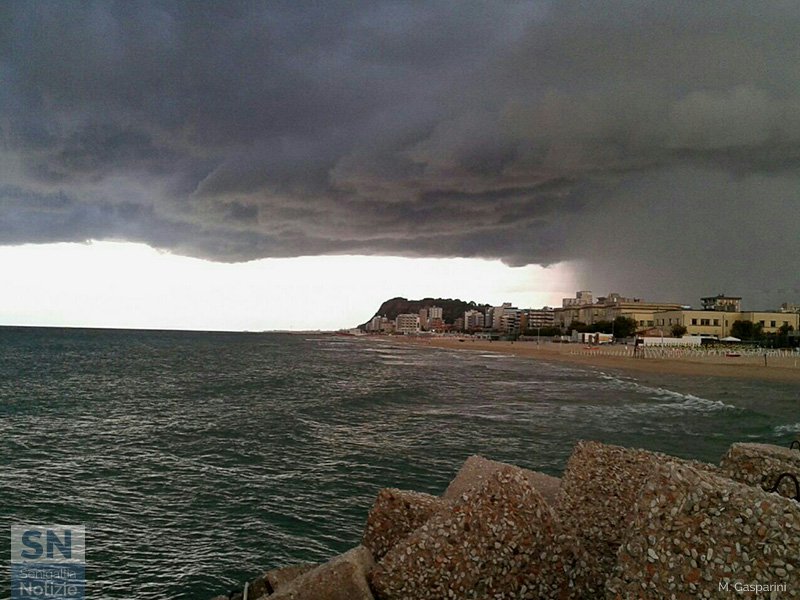 28/10/2016 - Cielo di piombo