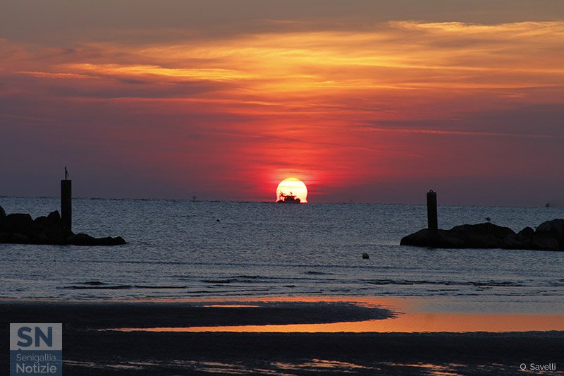 03/10/2018 - Alba in rosso