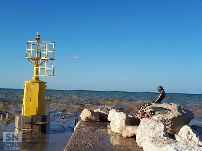 07/10/2019 - Molo bagnato