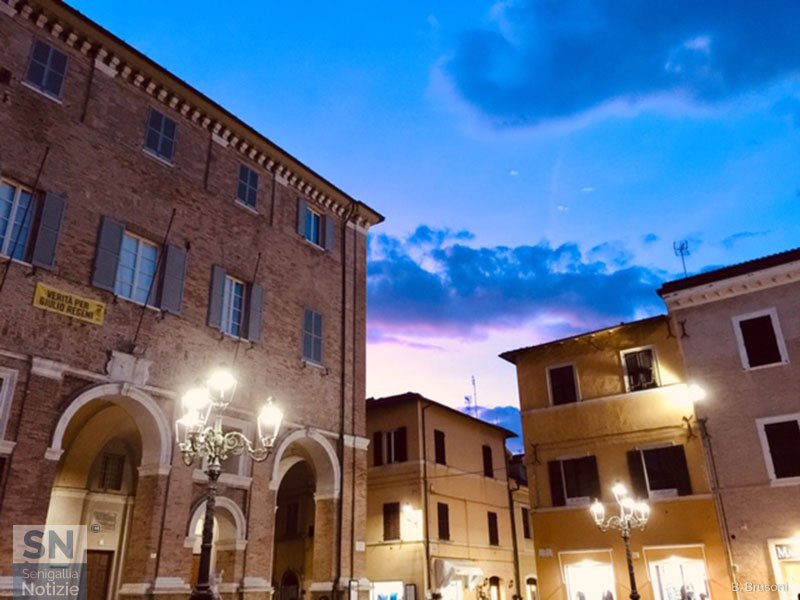 24/10/2019 - Tramonto in piazza Roma