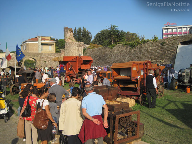 Pane Nostrum 2012 - mezzi agricoli d'epoca