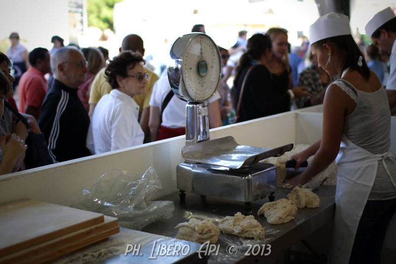La preparazione del pane a Pane Nostrum