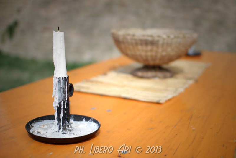 Tavoli pronti ad accogliere gli avventori