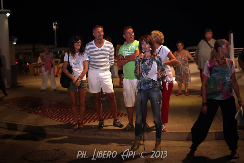 Partecipanti alla passeggiata a quattro zampe