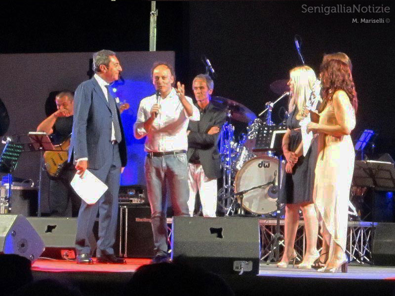 Il giornalista Attilio Romita e lo chef Moreno Cedroni al Premio Spiaggia di Velluto 2012 di Senigallia