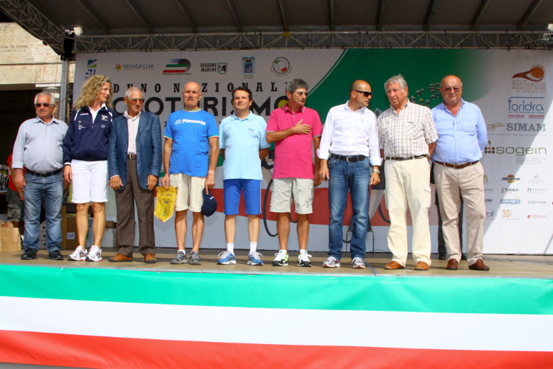 Premiazioni sul palco del Raduno nazionale di Cicloturismo