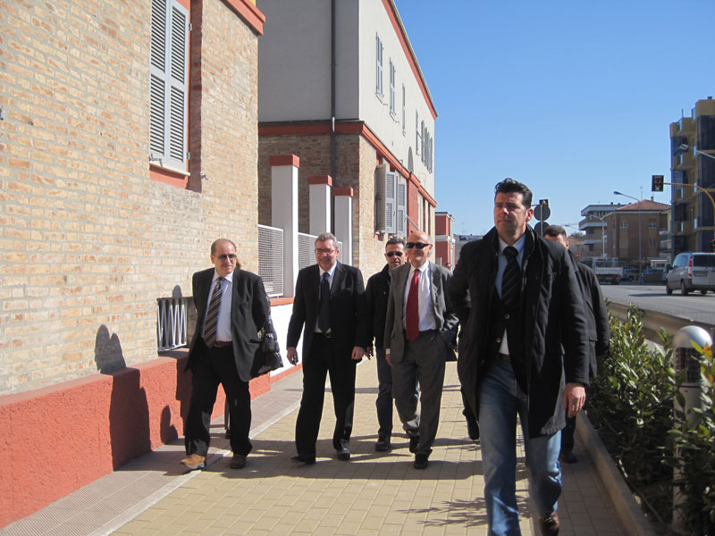 L'arrivo delle autorità comunali