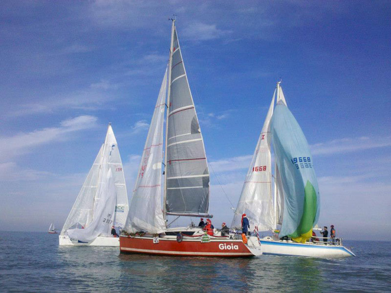 Regata di Natale a Senigallia: tutti in barca