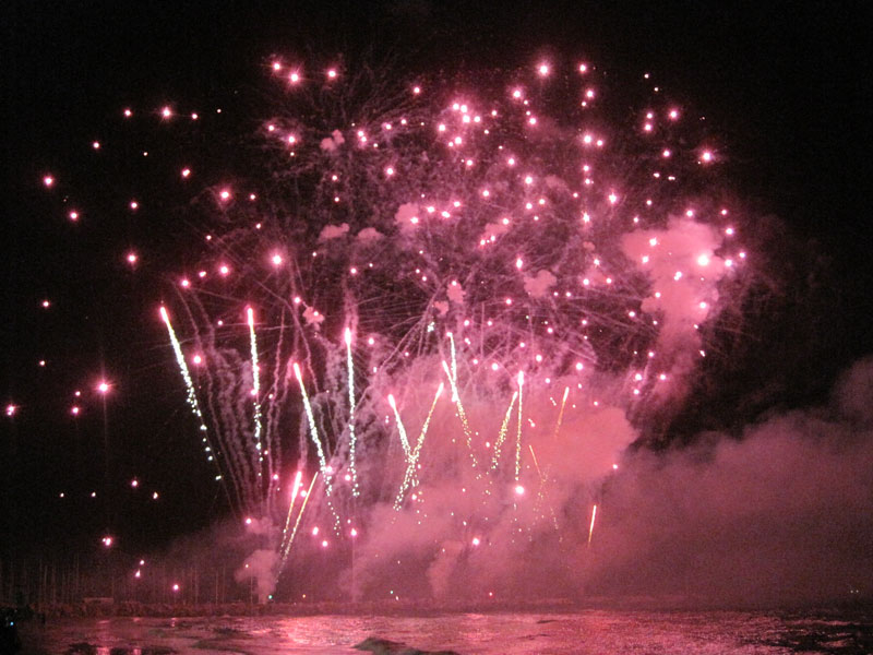 I fuochi artificiali in gara dell'azienda Piros