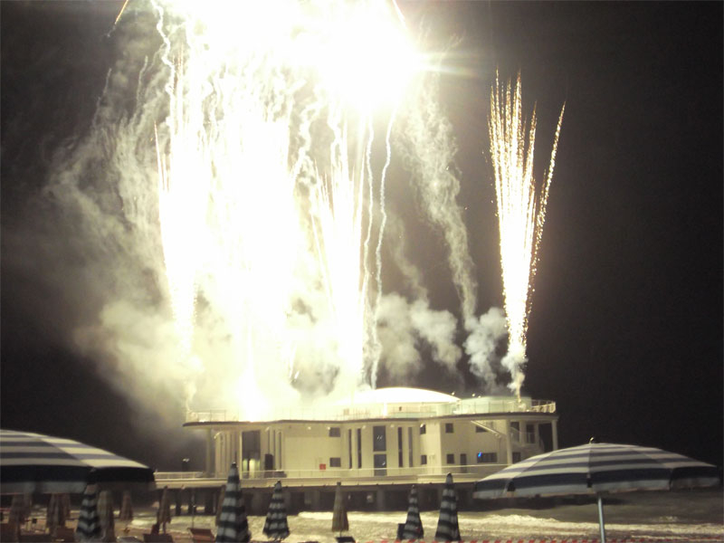 Lo spettacolo iniziale alla Rotonda