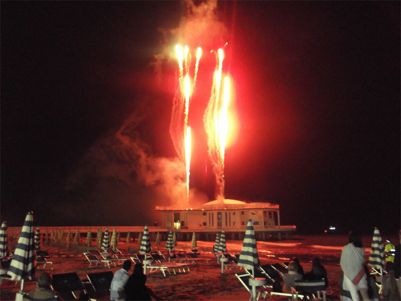 Lo spettacolo iniziale alla Rotonda