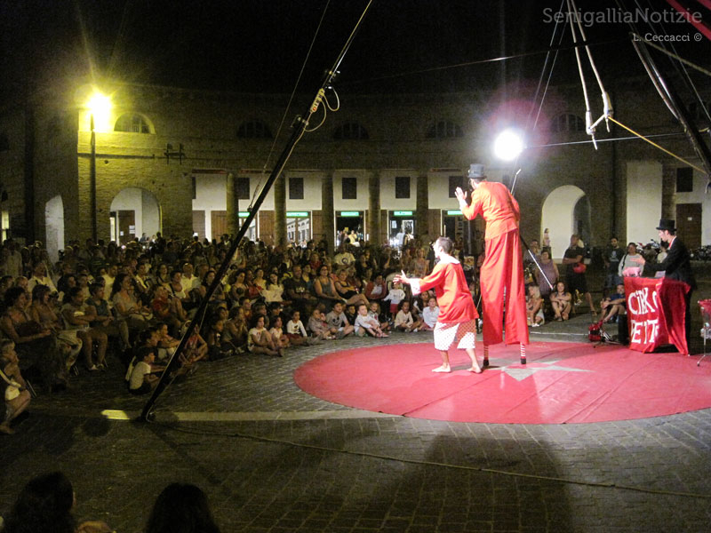 SenigArt - Circensi al Foro Annonario