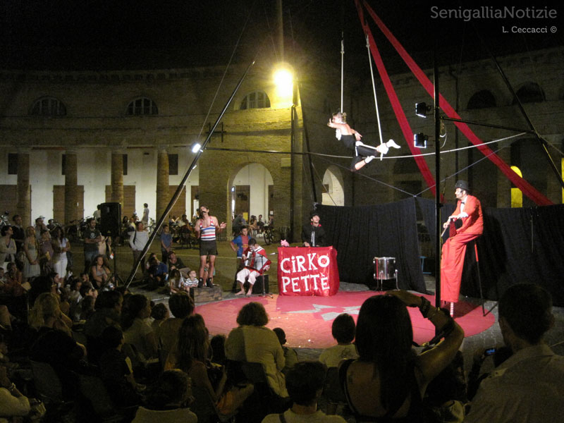 SenigArt - Circensi al Foro Annonario