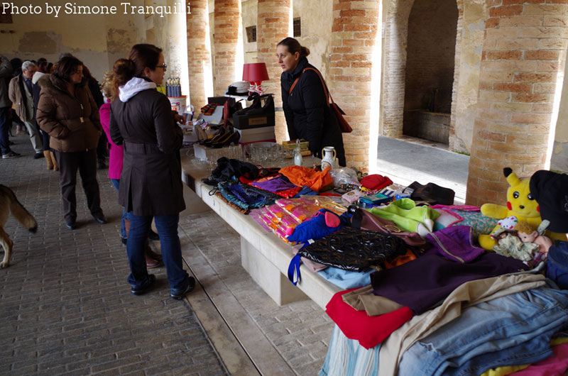 Visitatori e barattatori a Senigallia per Senzanbocch