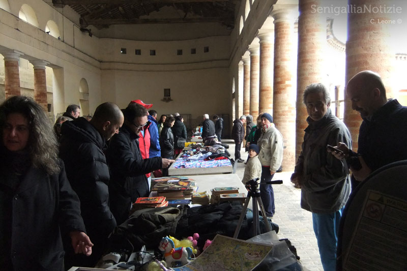 Visitatori e barattatori a Senigallia per Senzanbocch
