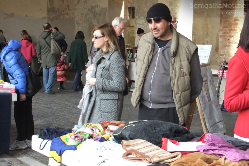 Visitatori e barattatori a Senigallia per Senzanbocch