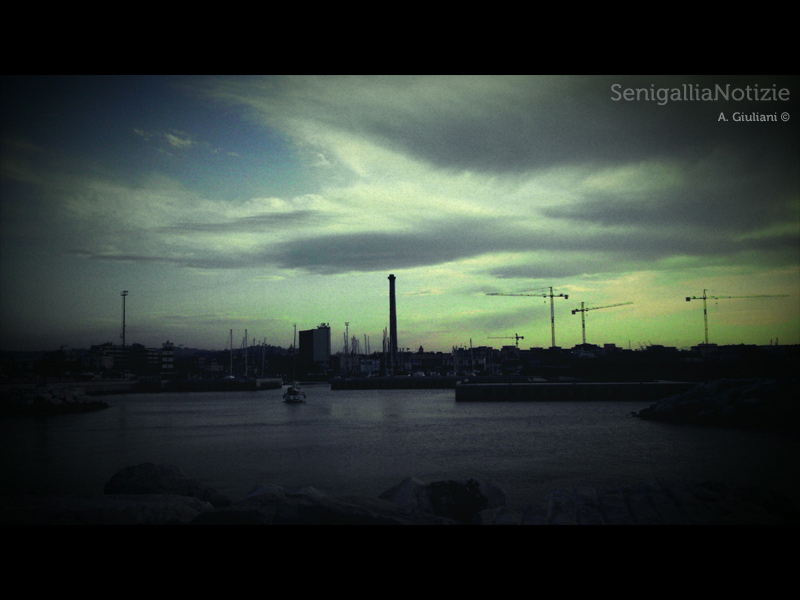 01/09/2012 - Panoramica del porto di Senigallia