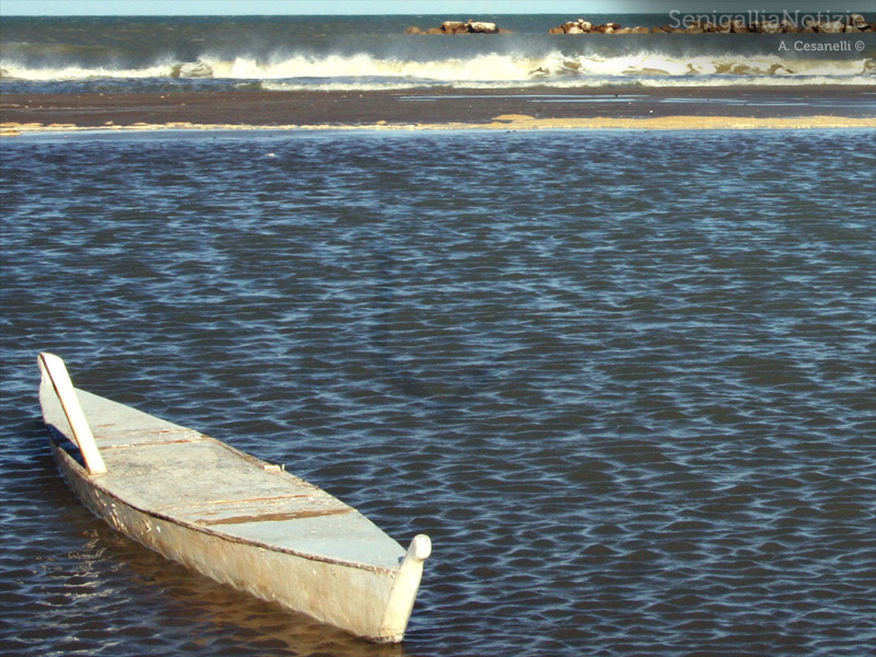 12/09/2013 - Mareggiata nel mare di Senigallia