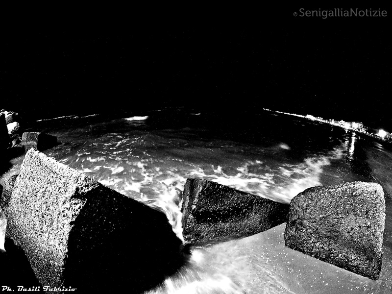 26/09/2014 - Il mare in bianco e nero