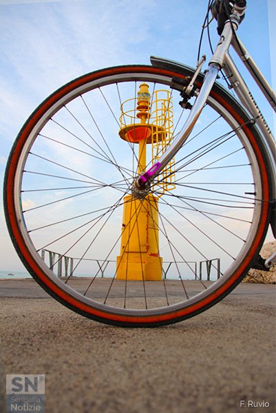 30/09/2015 - Dietro i raggi della bici...