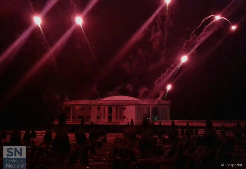 22/09/2016 - Fuochi solo in rosso